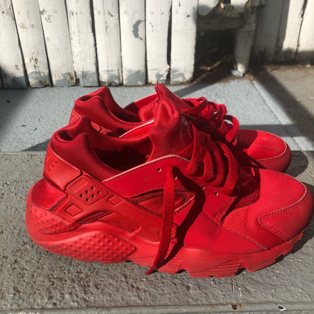 Red Huaraches